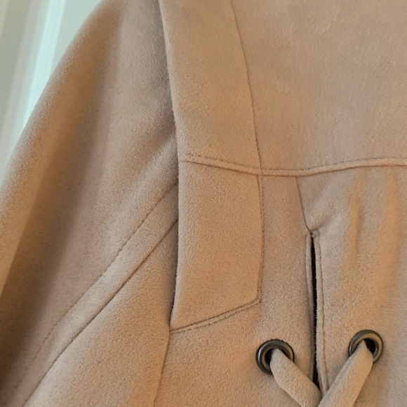 Mural Cropped Jacket w/lacing detail on back - Picture 6 of 7